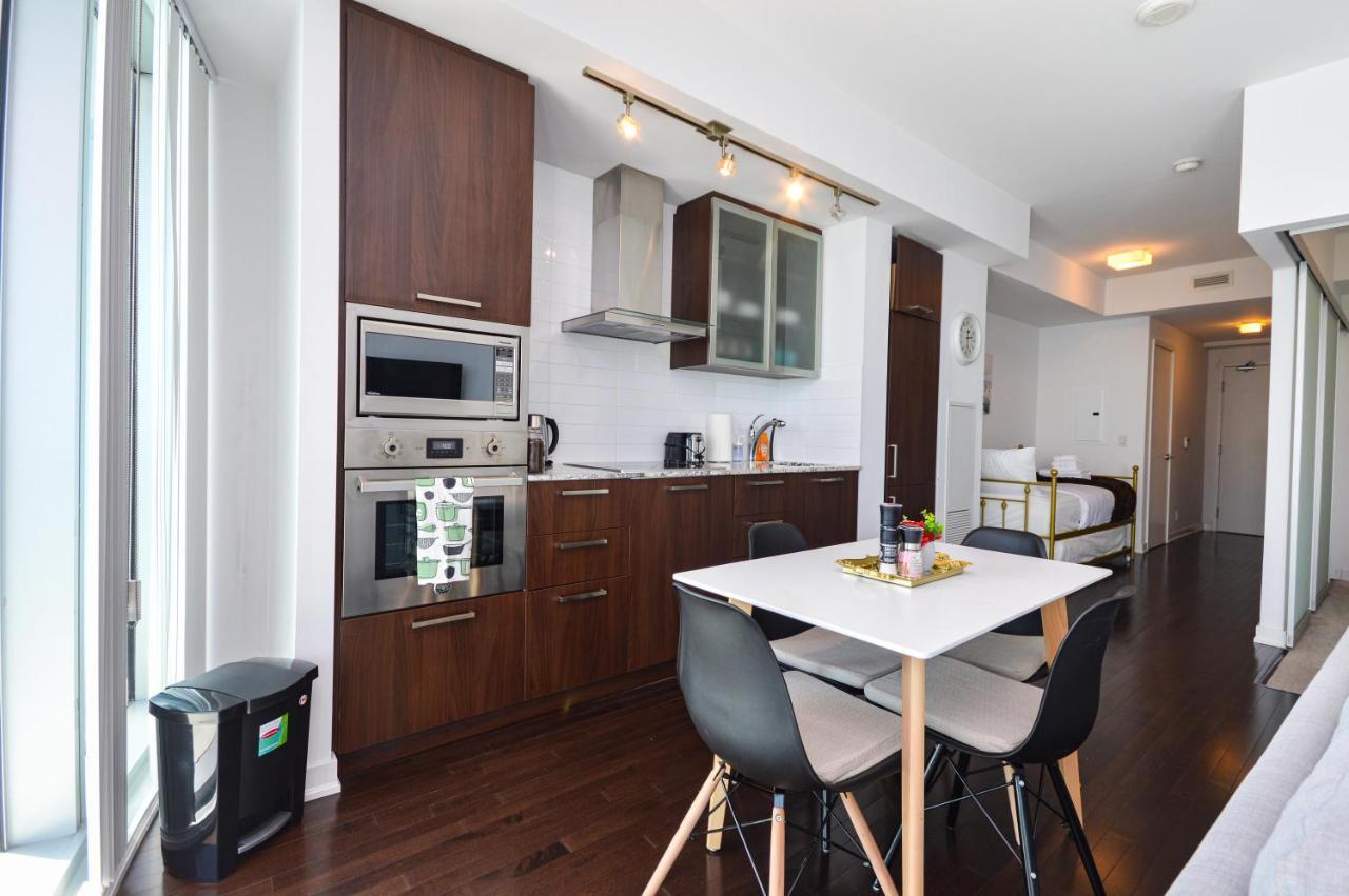 Downtown Toronto Condo Near Cn Tower, Mtcc, Rogers Center , Union Station Exterior photo