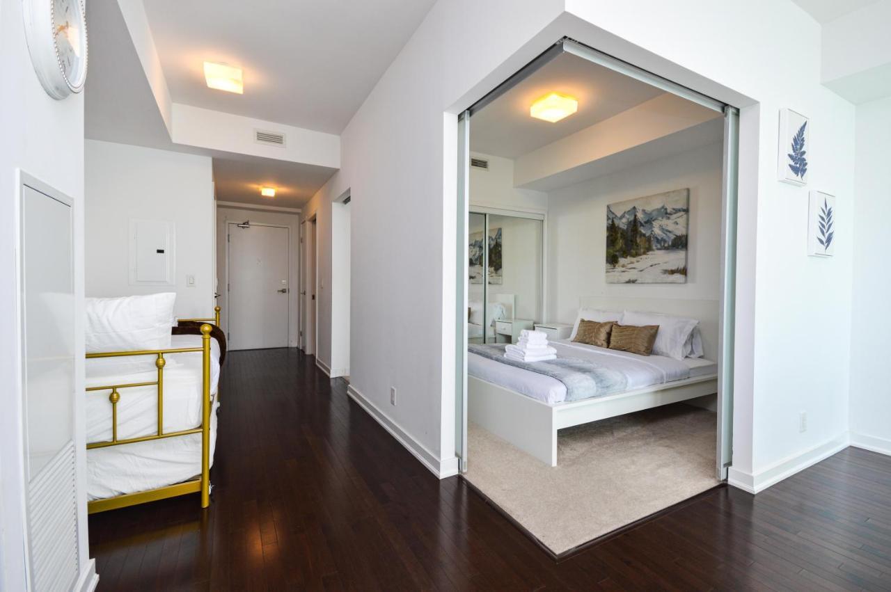Downtown Toronto Condo Near Cn Tower, Mtcc, Rogers Center , Union Station Exterior photo