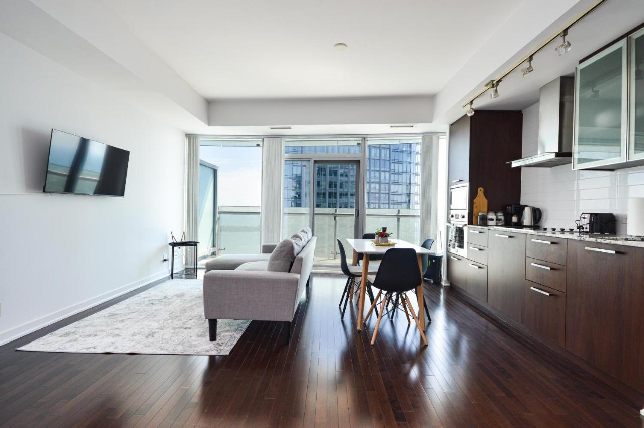Downtown Toronto Condo Near Cn Tower, Mtcc, Rogers Center , Union Station Exterior photo