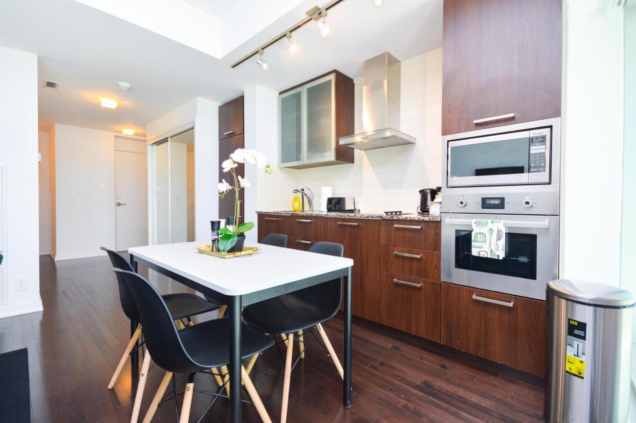 Downtown Toronto Condo Near Cn Tower, Mtcc, Rogers Center , Union Station Exterior photo