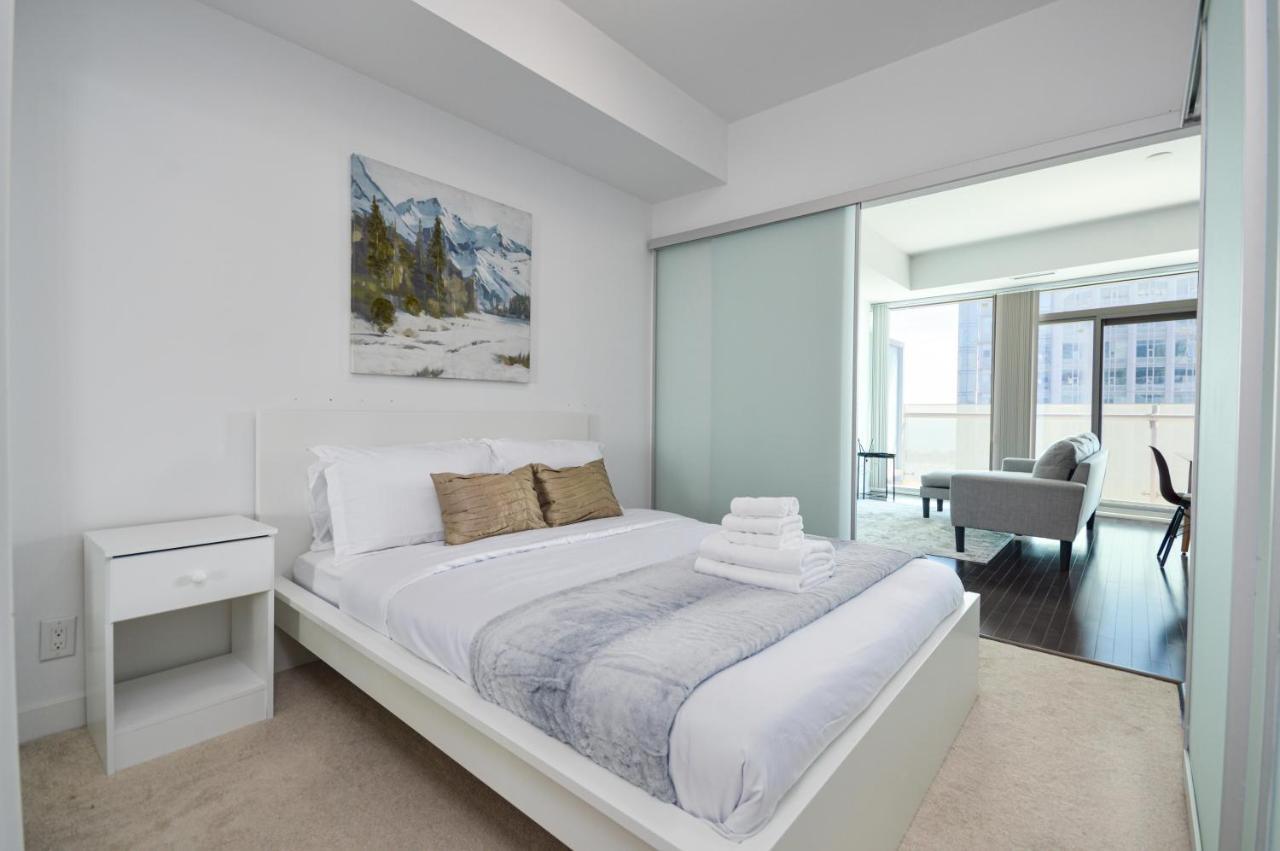 Downtown Toronto Condo Near Cn Tower, Mtcc, Rogers Center , Union Station Exterior photo