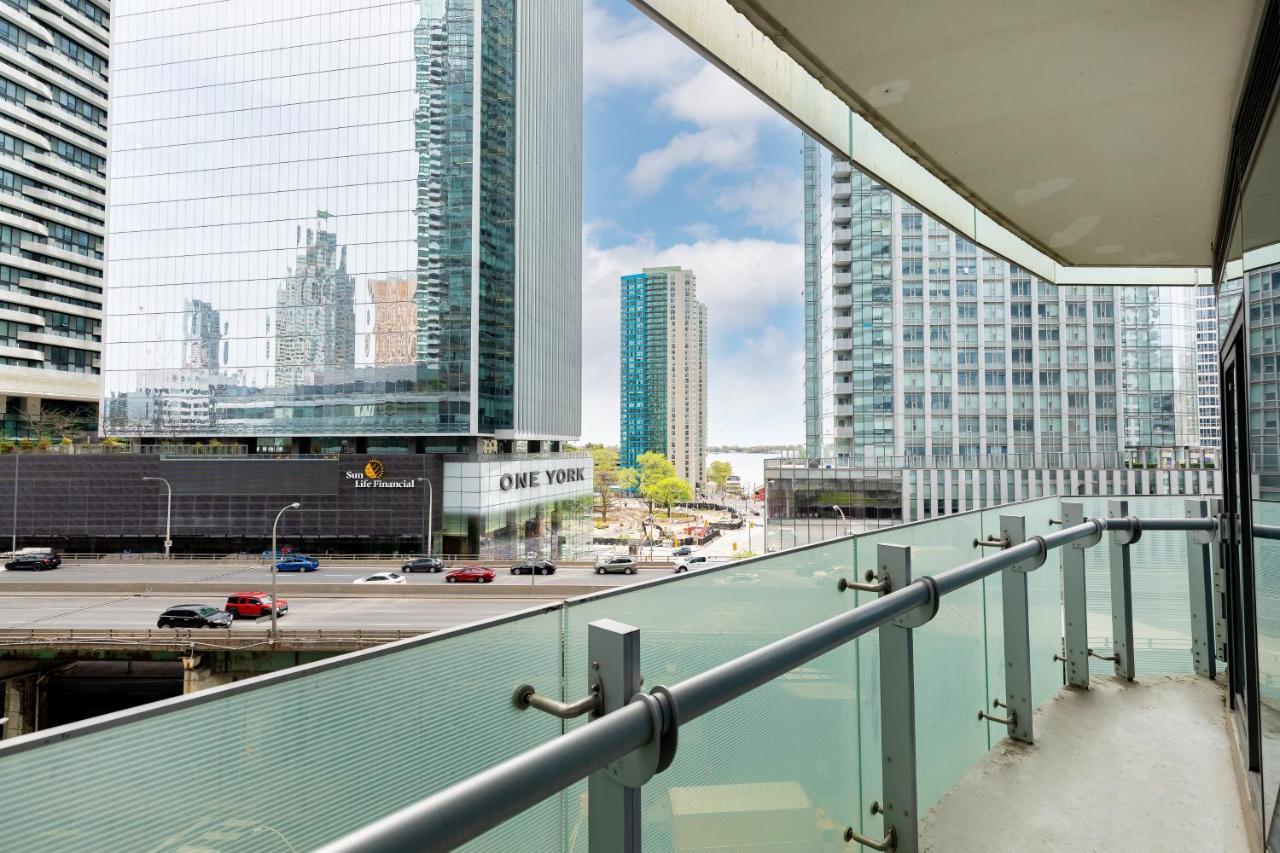 Downtown Toronto Condo Near Cn Tower, Mtcc, Rogers Center , Union Station Exterior photo