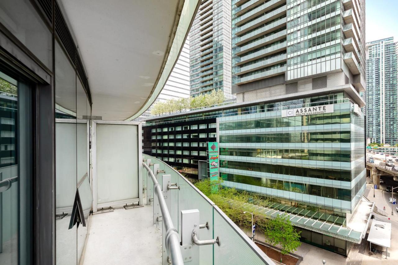 Downtown Toronto Condo Near Cn Tower, Mtcc, Rogers Center , Union Station Exterior photo