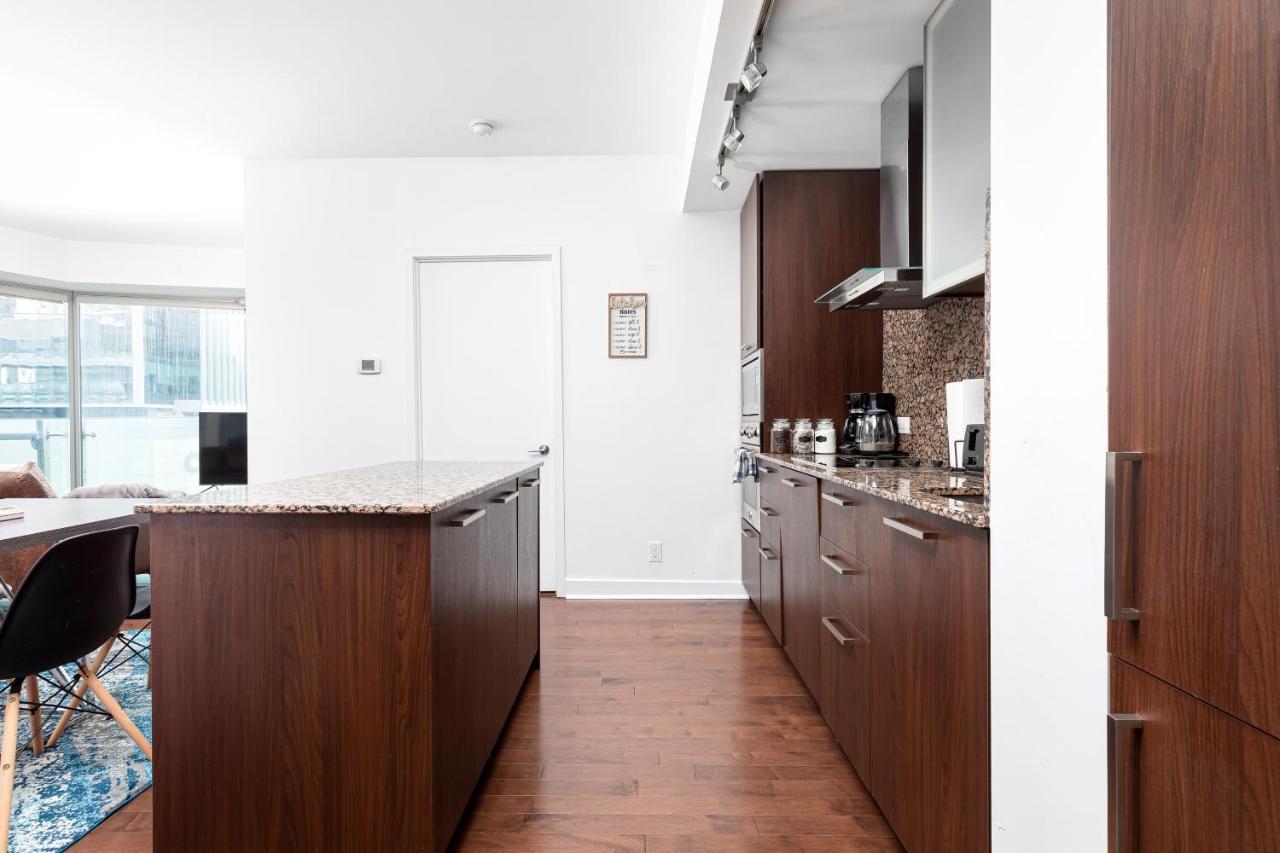 Downtown Toronto Condo Near Cn Tower, Mtcc, Rogers Center , Union Station Exterior photo